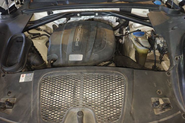 Used Porsche Macan 2017 Macan 2.0T Engine Bay