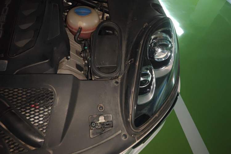 Used Porsche Macan 2017 Macan S 3.0T Engine Bay Left