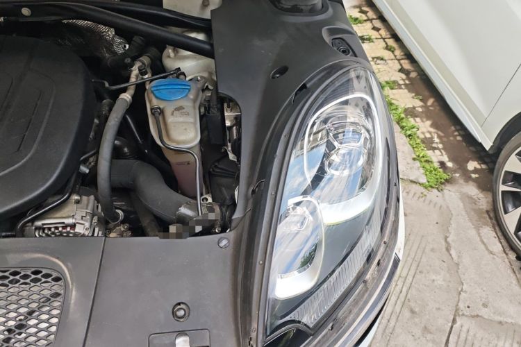Used Porsche Macan 2017 Macan 2.0T Engine Bay Left