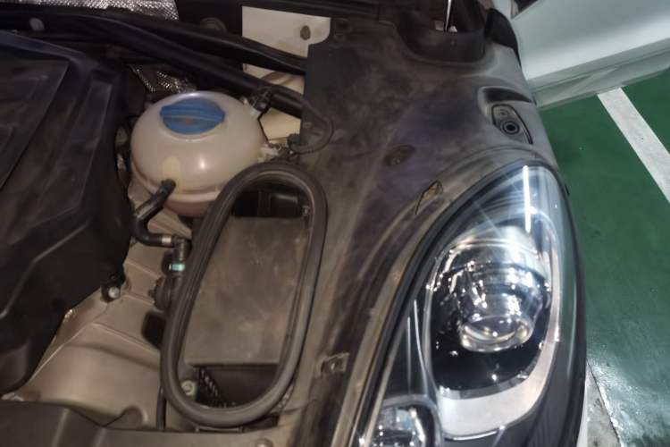 Used Porsche Macan 2017 Macan S 3.0T Engine Bay Left