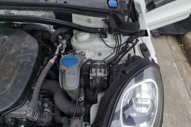 Used Porsche Macan 2017 Macan 2.0T Engine Bay Left