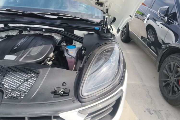 Used Porsche Macan 2017 Macan 2.0T Engine Bay Left
