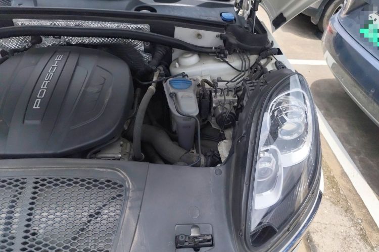 Used Porsche Macan 2017 Macan 2.0T Engine Bay Left
