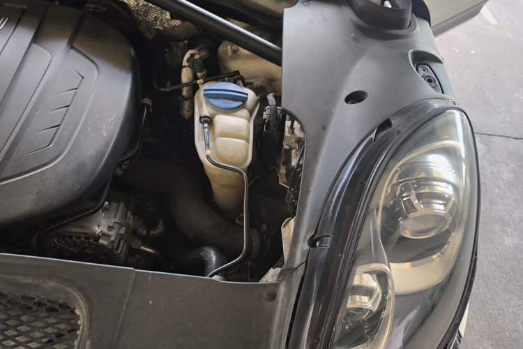Used Porsche Macan 2017 Macan 2.0T Engine Bay Left