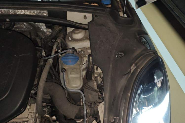 Used Porsche Macan 2017 Macan 2.0T Engine Bay Left