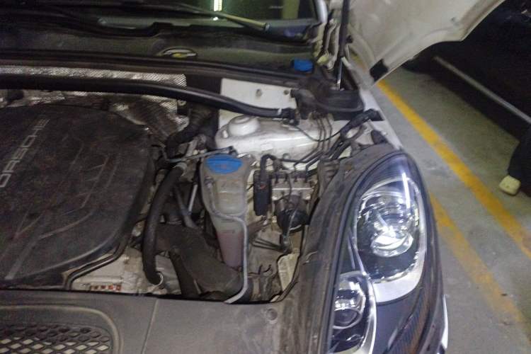 Used Porsche Macan 2017 Macan 2.0T Engine Bay Left