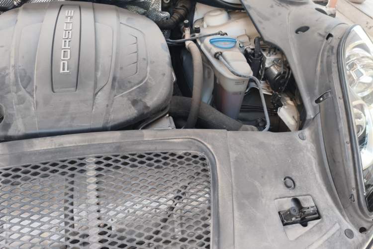 Used Porsche Macan 2017 Macan 2.0T Engine Bay Left