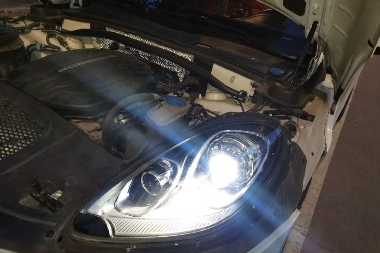 Used Porsche Macan 2017 Macan 2.0T Engine Bay Left