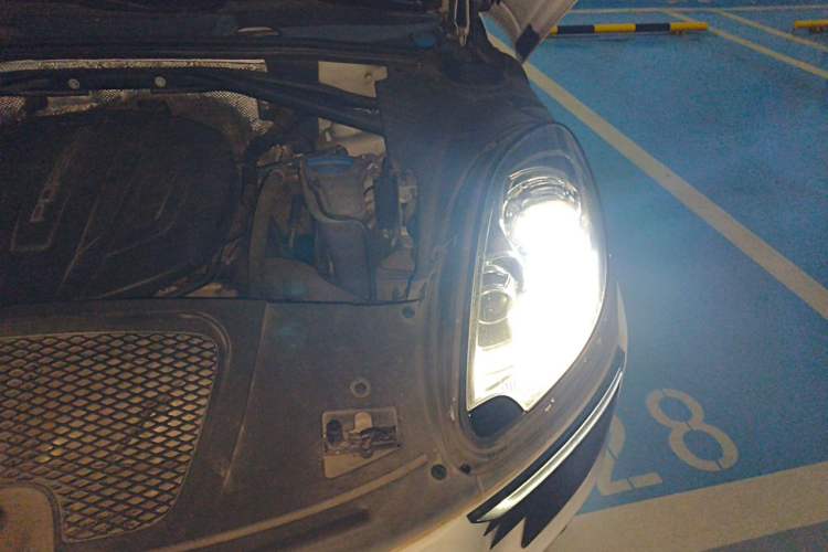 Used Porsche Macan 2017 Macan 2.0T Engine Bay Left