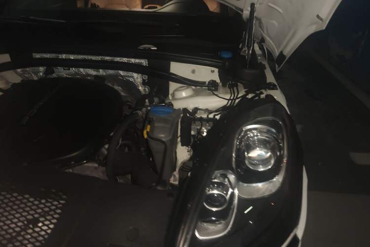Used Porsche Macan 2017 Macan 2.0T Engine Bay Left