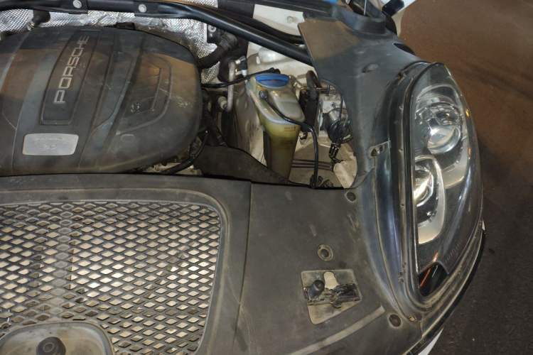 Used Porsche Macan 2017 Macan 2.0T Engine Bay Left