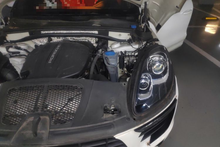 Used Porsche Macan 2017 Macan 2.0T Engine Bay Left