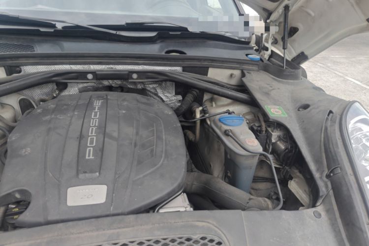 Used Porsche Macan 2017 Macan 2.0T Engine Bay Left