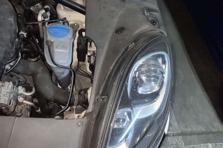 Used Porsche Macan 2017 Macan 2.0T Engine Bay Left