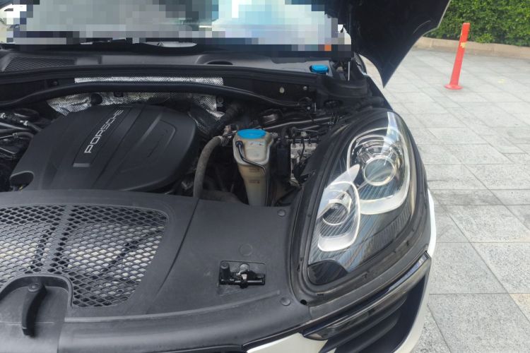 Used Porsche Macan 2017 Macan 2.0T Engine Bay Left