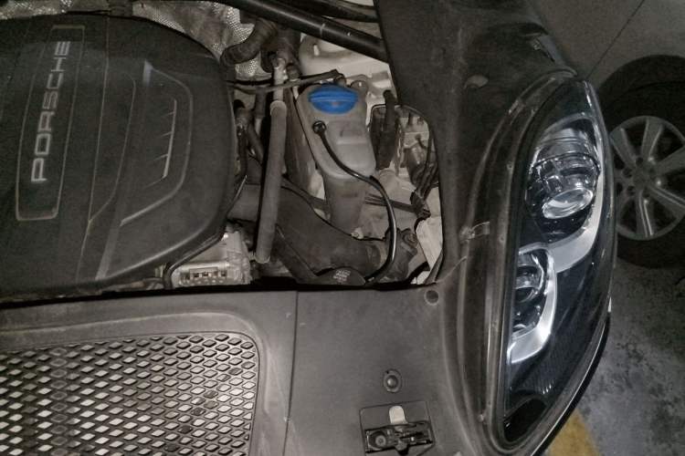 Used Porsche Macan 2017 Macan 2.0T Engine Bay Left