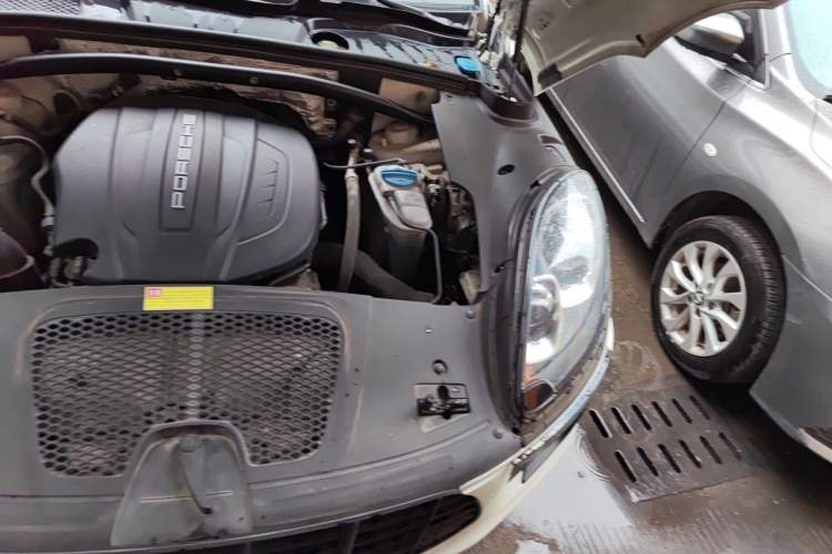 Used Porsche Macan 2017 Macan 2.0T Engine Bay Left