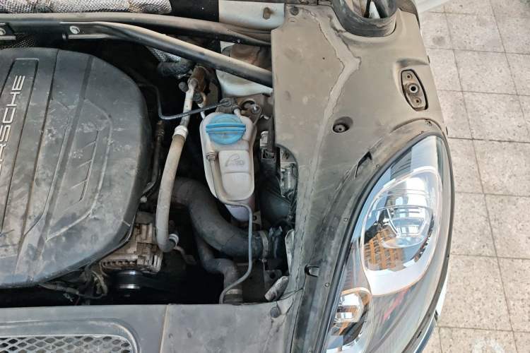 Used Porsche Macan 2017 Macan 2.0T Engine Bay Left