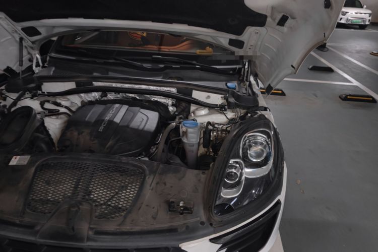 Used Porsche Macan 2017 Macan 2.0T Engine Bay Left