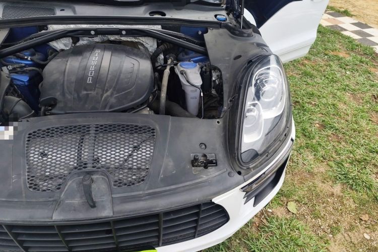 Used Porsche Macan 2017 Macan 2.0T Engine Bay Left