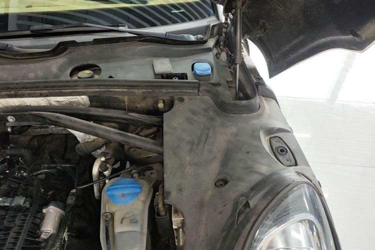 Used Porsche Macan 2017 Macan 2.0T Engine Bay Left