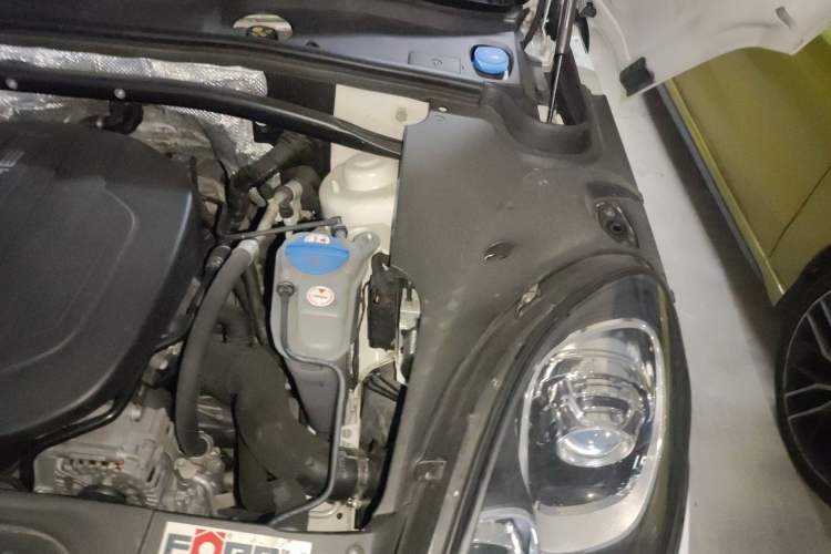 Used Porsche Macan 2017 Macan 2.0T Engine Bay Left