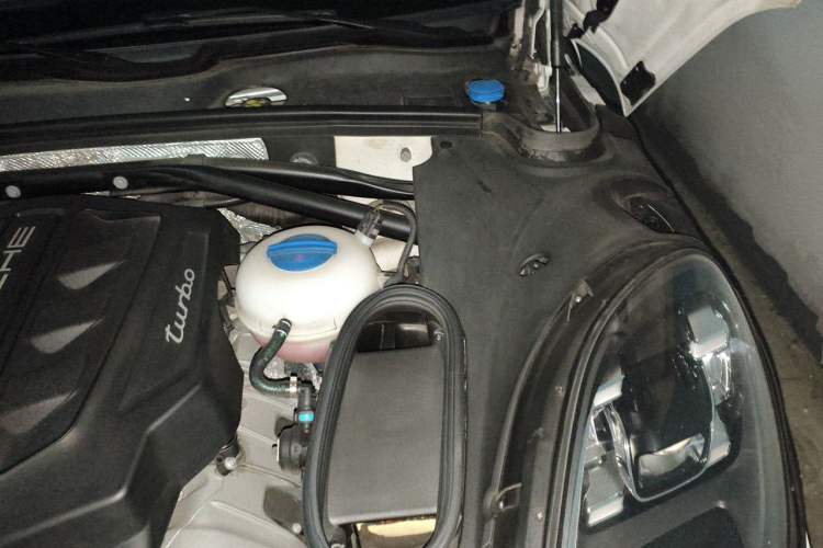 Used Porsche Macan 2017 Macan Turbo 3.6T Engine Bay Left