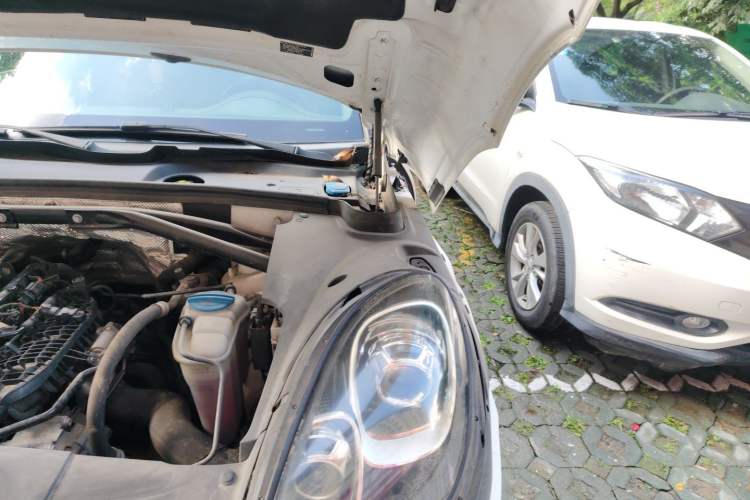 Used Porsche Macan 2017 Macan 2.0T Engine Bay Left