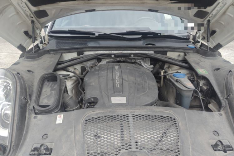 Used Porsche Macan 2017 Macan 2.0T Engine Bay