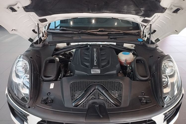Used Porsche Macan 2017 Macan S 3.0T Engine Bay