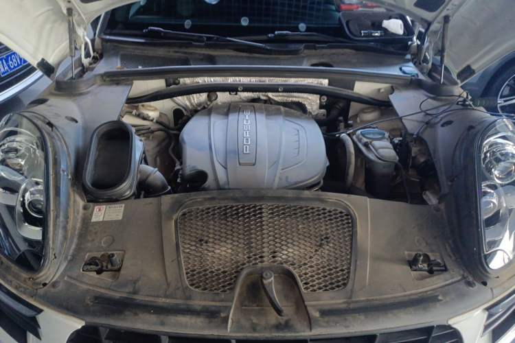 Used Porsche Macan 2017 Macan 2.0T Engine Bay