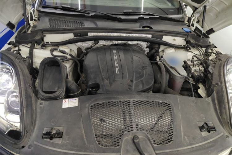 Used Porsche Macan 2017 Macan 2.0T Engine Bay
