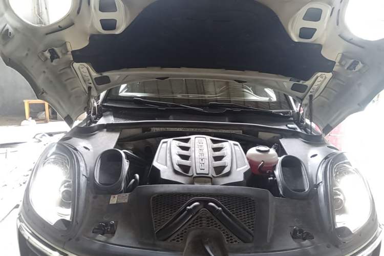 Used Porsche Macan 2017 Macan S 3.0T Engine Bay