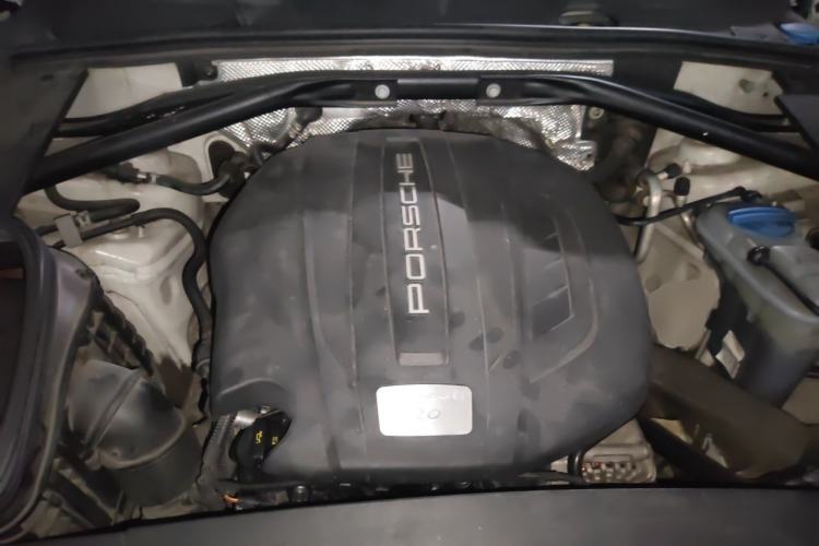 Used Porsche Macan 2017 Macan 2.0T Engine Bay