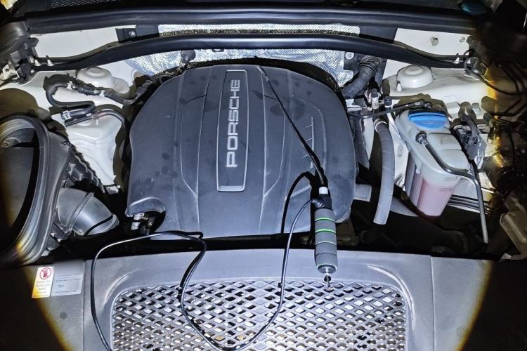 Used Porsche Macan 2017 Macan 2.0T Engine Bay