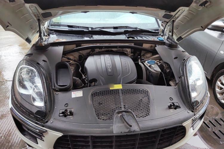 Used Porsche Macan 2017 Macan 2.0T Engine Bay
