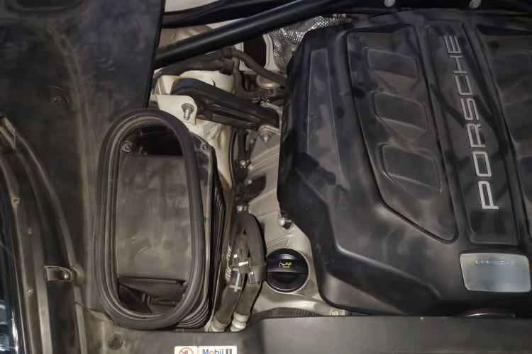 Used Porsche Macan 2017 Macan S 3.0T Engine Bay Right