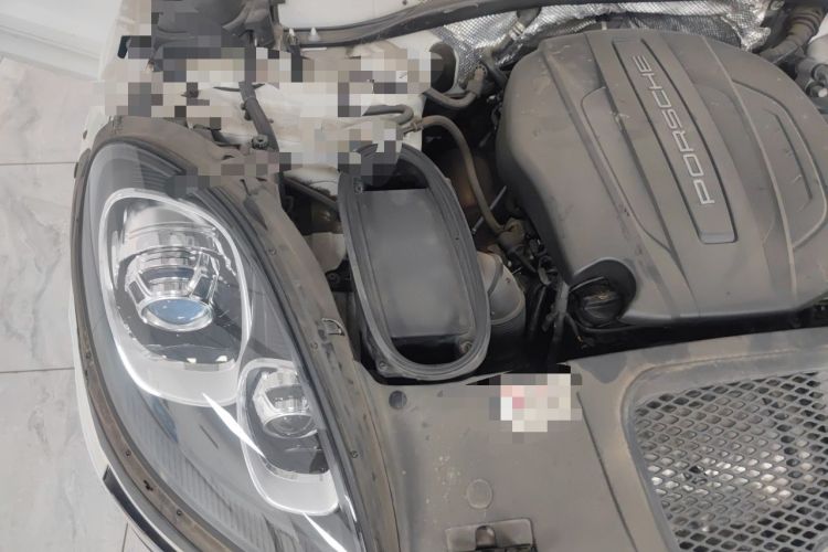 Used Porsche Macan 2017 Macan 2.0T Engine Bay Right
