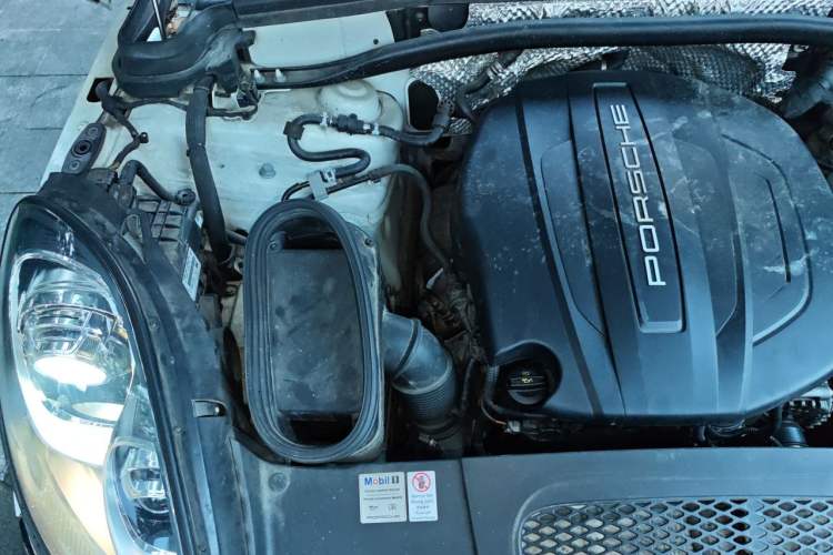 Used Porsche Macan 2017 Macan 2.0T Engine Bay Right