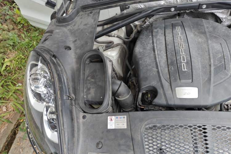 Used Porsche Macan 2017 Macan 2.0T Engine Bay Right