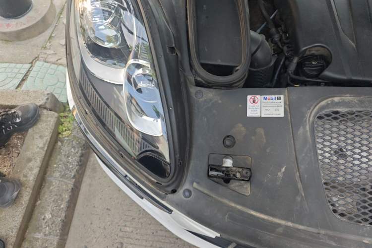 Used Porsche Macan 2017 Macan 2.0T Engine Bay Right