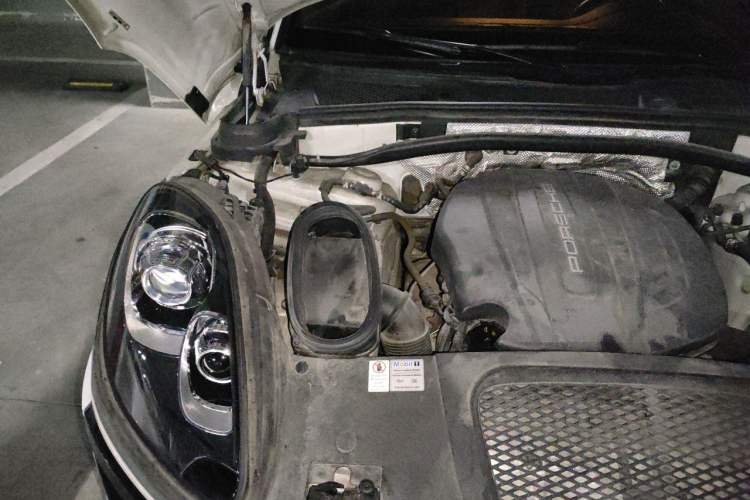 Used Porsche Macan 2017 Macan 2.0T Engine Bay Right
