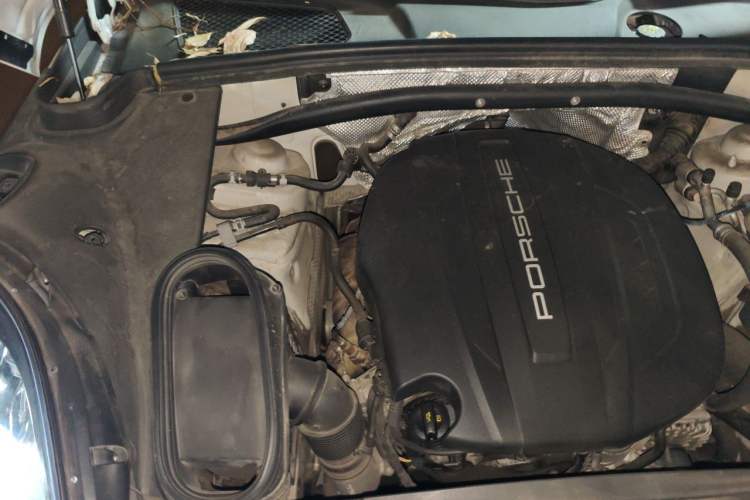 Used Porsche Macan 2017 Macan 2.0T Engine Bay Right