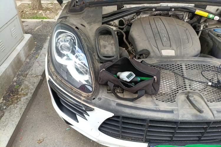 Used Porsche Macan 2017 Macan 2.0T Engine Bay Right