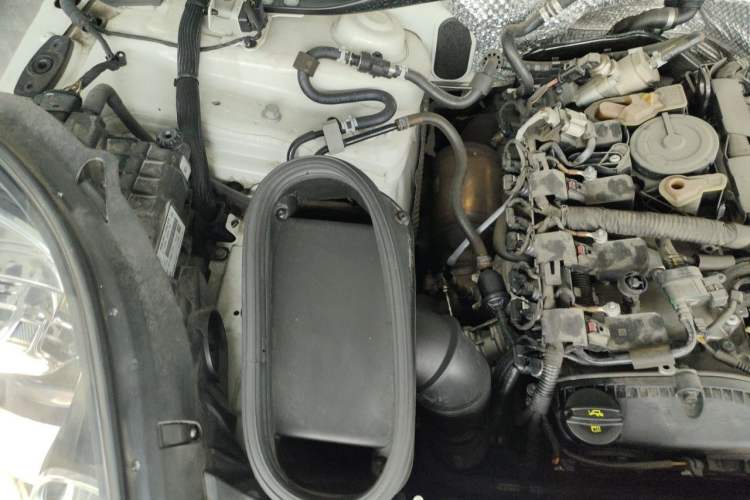 Used Porsche Macan 2017 Macan 2.0T Engine Bay Right