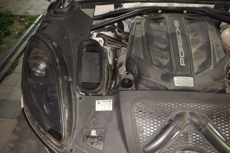 Used Porsche Macan 2017 Macan GTS 3.0T Engine Bay Right