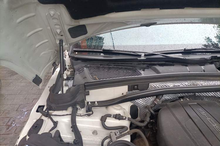 Used Porsche Macan 2017 Macan 2.0T Engine Bay Right