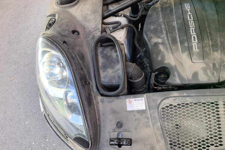 Used Porsche Macan 2017 Macan 2.0T Engine Bay Right