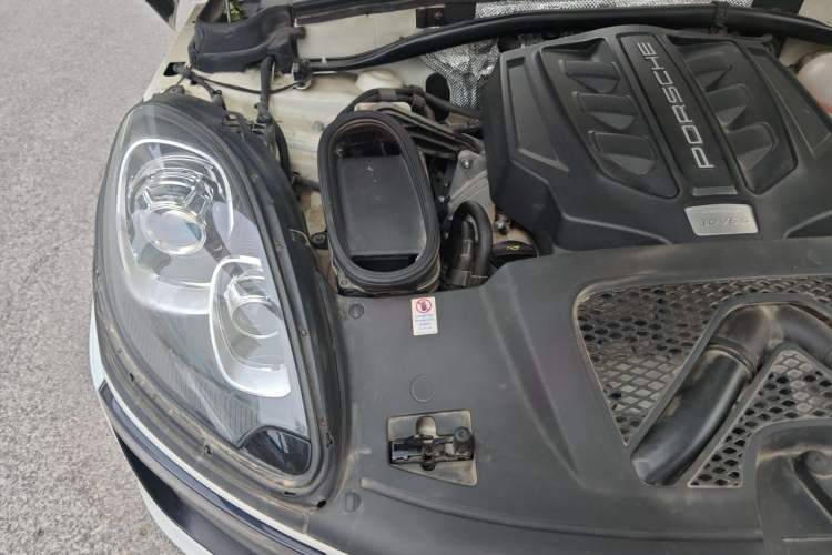Used Porsche Macan 2017 Macan S 3.0T Engine Bay Right