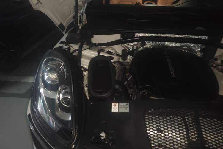 Used Porsche Macan 2017 Macan 2.0T Engine Bay Right